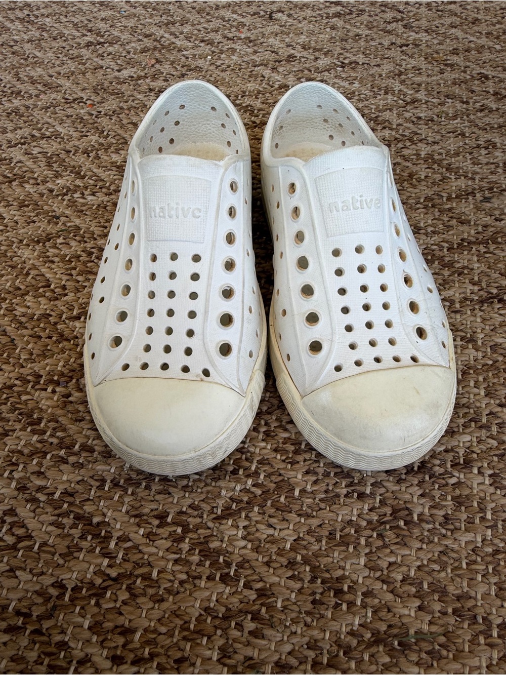 Native Jefferson White Water Friendly Slip On Sneaker 10c little Kid